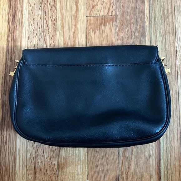 GIVENCHY VINTAGE black leather purse with gold hardware - Picture 9 of 11